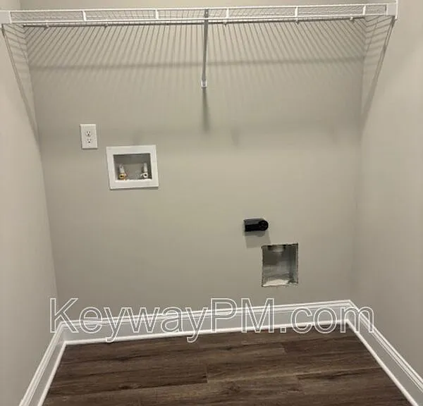 2044 Denmark Ave — Photo 16