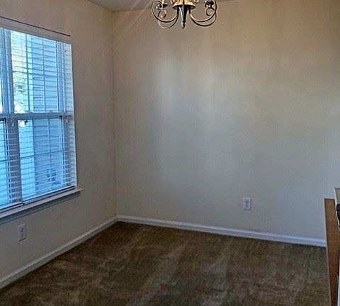 4th image of 104 Goldfinch Ave