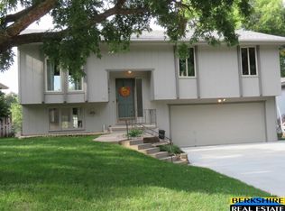 12742 Larimore Ave, Omaha, NE 68164