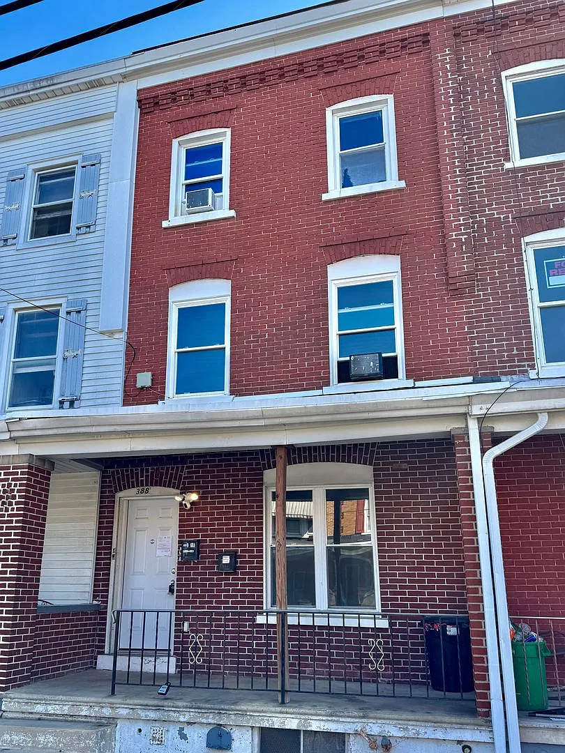 388.5 W Greenleaf Street — Photo 1