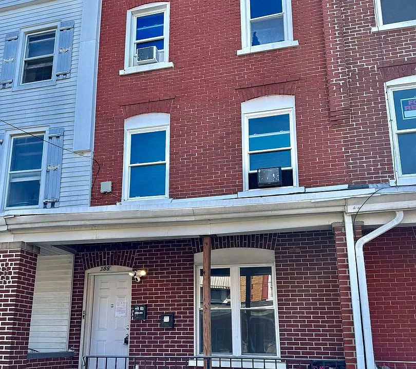 388.5 W Greenleaf St