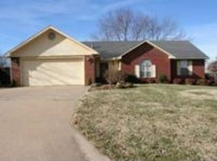 1806 S Dixieland Rd, Rogers, AR 72758