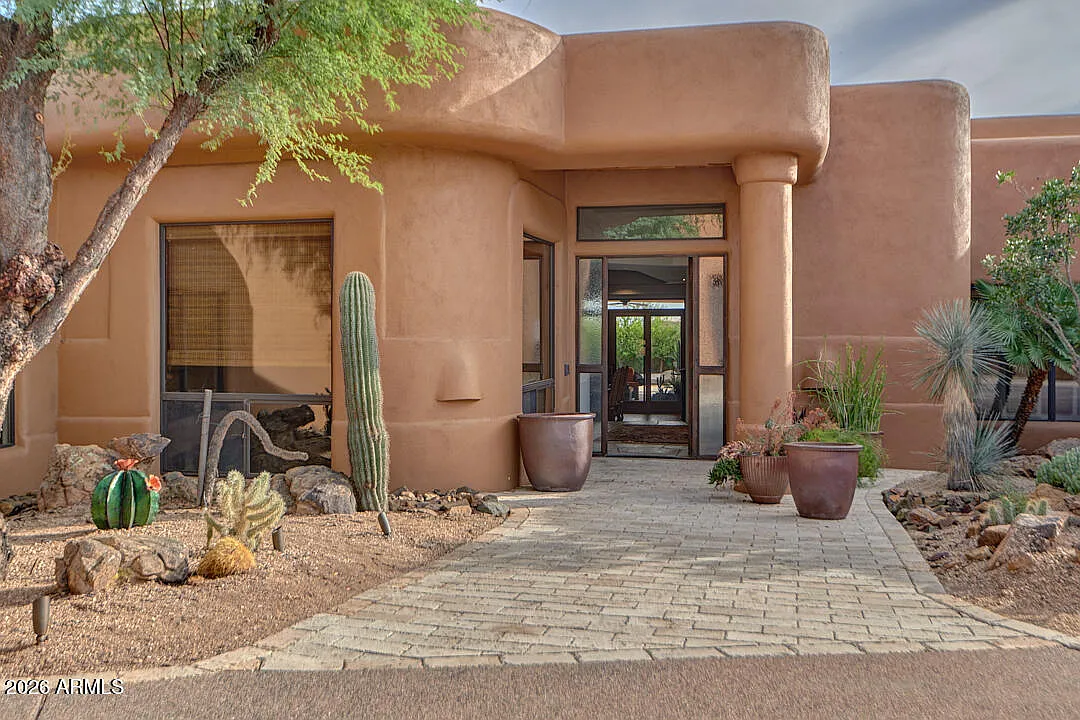 3 bed, 4.5 bath, 5306 sqft, $12,000 — Photo 1