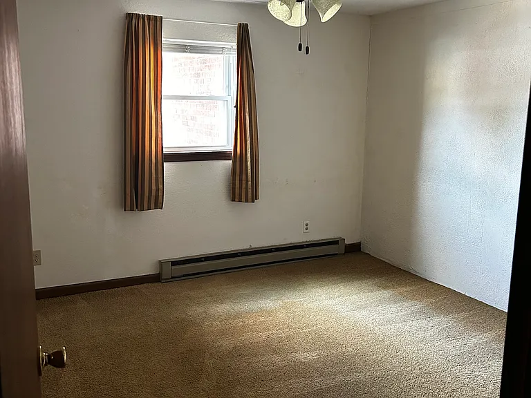 205 N Shawnee Blvd #D — Photo 3