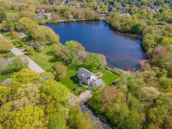 155 Sagamore Rd, Seekonk, MA 02771