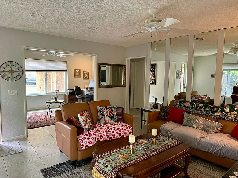 5203 Meadowview Dr — Photo 16