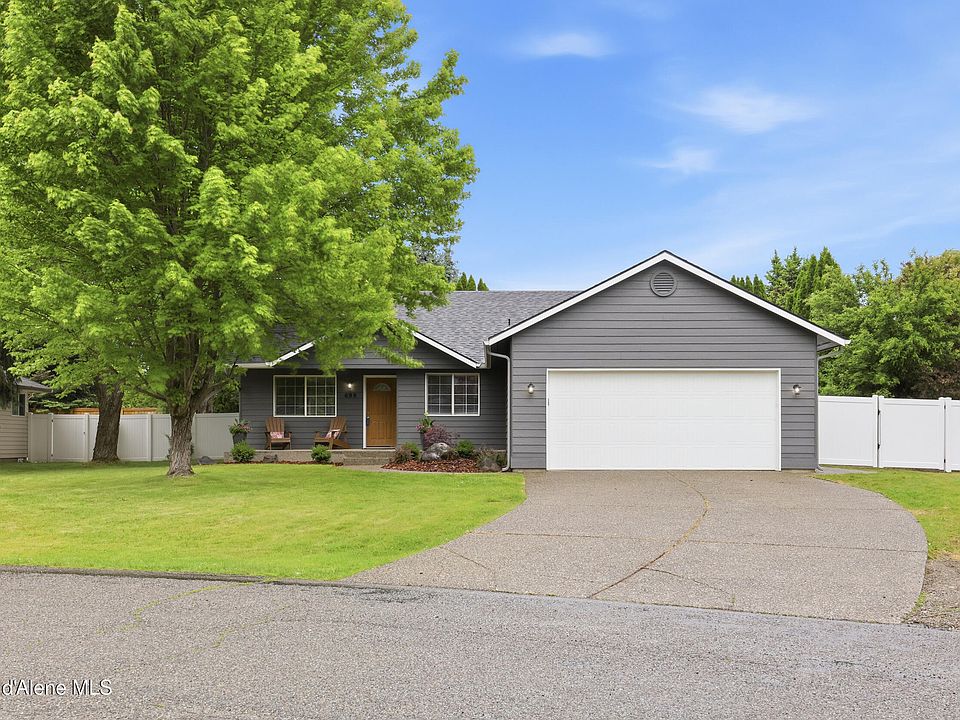 1st image of 699 E Cloverleaf Dr