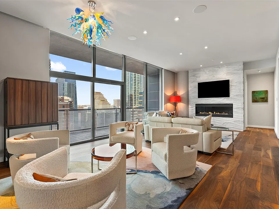 210 Lavaca St #2505