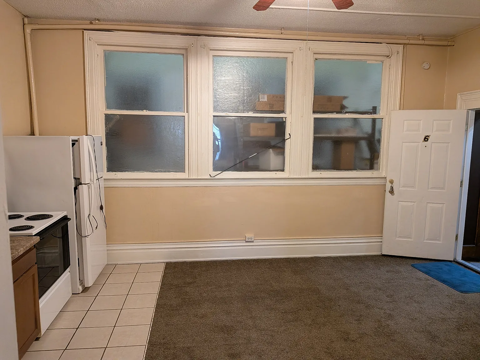 2 bed, $900 — Photo 1