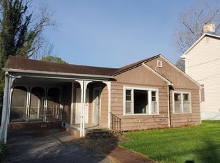 17 Houston St, Lexington, VA 24450