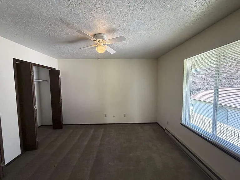 1058 N 250 W #3 — Photo 10