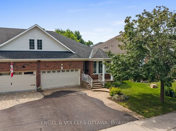 205 Cairnsmore Cir, Ottawa, ON K2J 0G4
