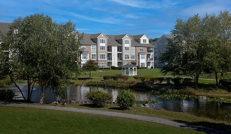 Fairfield Charles Pond At Coram — Photo 9