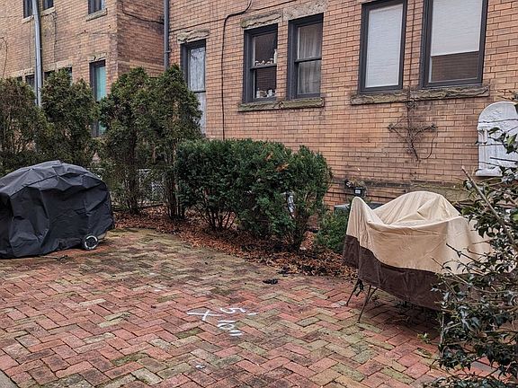 2nd image of 432 5th St #432