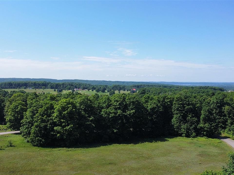 1st image of 22 White Tail Dr