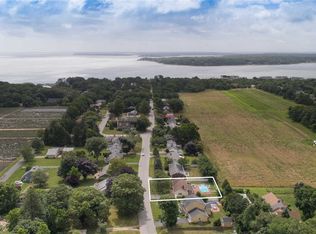 290 Gillette Dr, East Marion, NY 11939