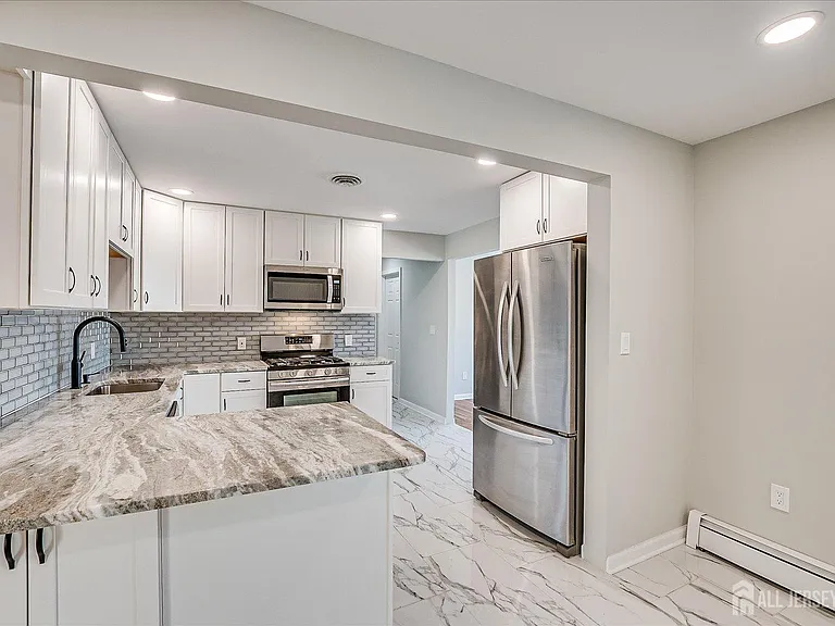 145 Somerset Ave — Photo 8