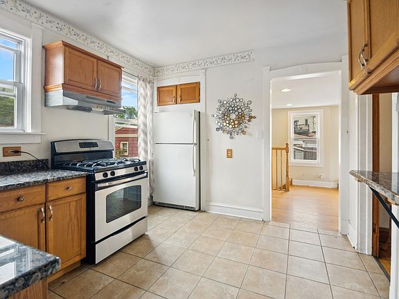4th image of 5331 W Catalpa Ave
