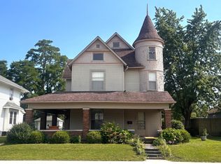 406 E South St, Winchester, IN 47394
