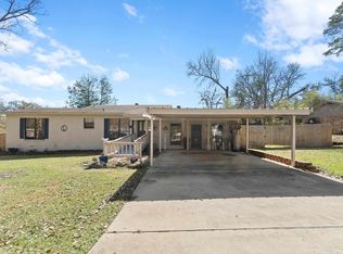 208 E Gay Ave, Gladewater, TX 75647