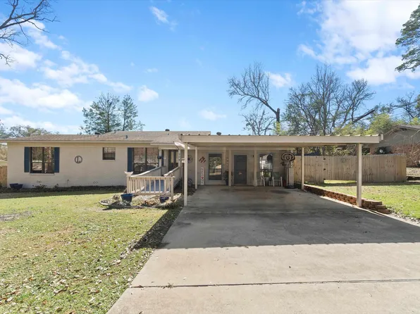 208 E Gay Ave, Gladewater, TX 75647