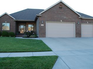 414 Greystone Dr, Salina, KS 67401