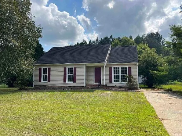 10616 Hunt Farms Ln, Raleigh, NC 27603