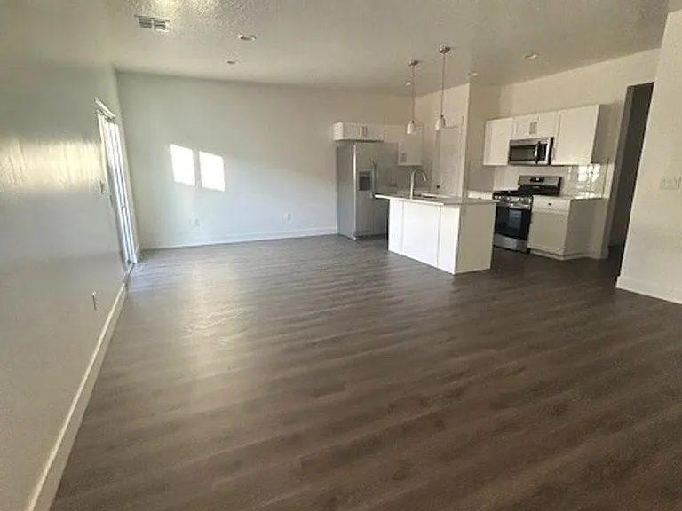 2341 E Siegel Ln — Photo 30