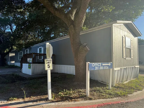1600 Rosharon Rd Trailer 16, Alvin, TX 77511