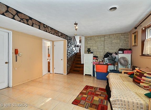 5th image of 126 N Neltnor Blvd