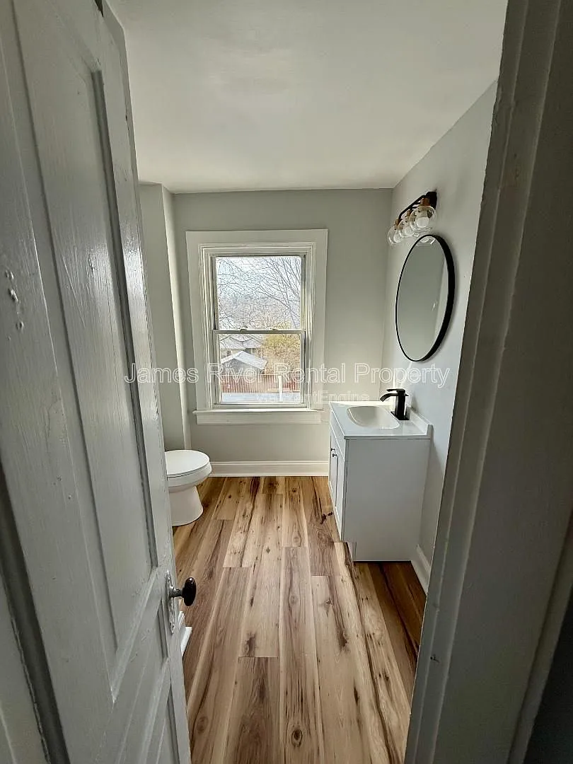 2 bed, 1.0 bath, 900 sqft, $895 — Photo 3