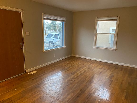 2nd image of 821 Acero Ave