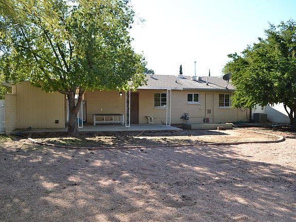 4th image of 5693 E 21st St