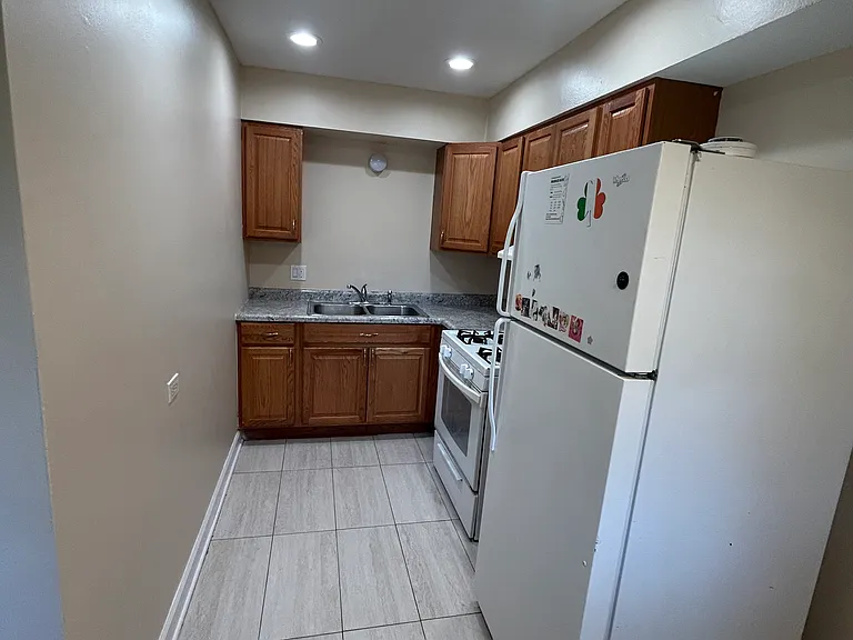 502 E Pine Ave — Photo 4