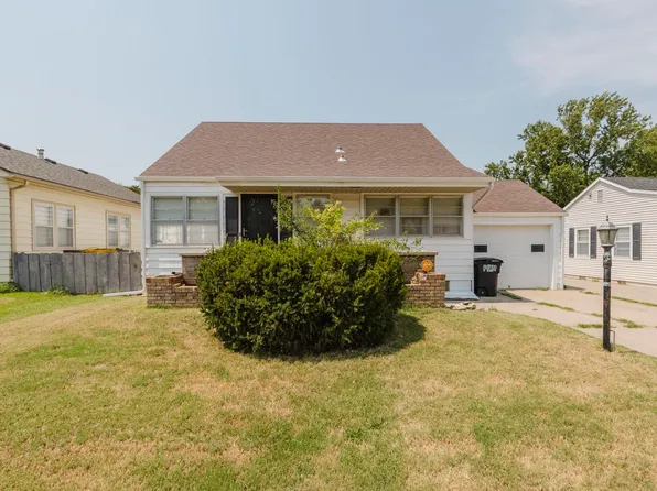 305 Lawrence St, Pratt, KS 67124
