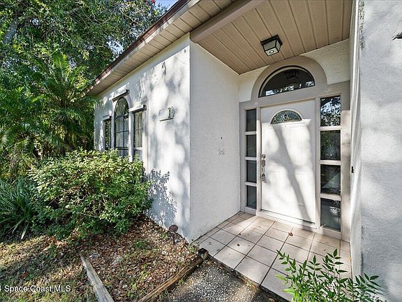 3rd image of 5060 Winchester Dr