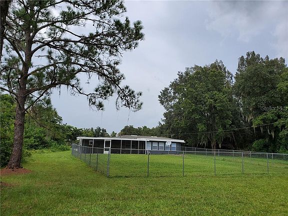 2nd image of 3201 Orchid Dr