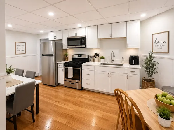 2 Crest Ave APT 1, Revere, MA 02151