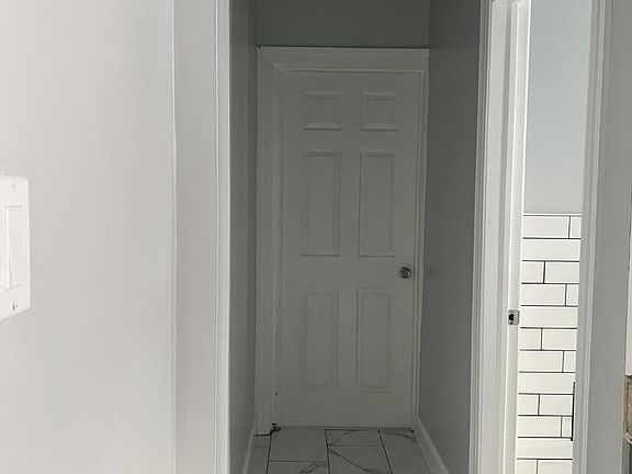 5th image of 121 Hallock Ave #2