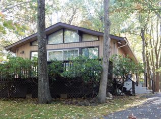 1346 Madison Ave, Pocono Summit, PA 18346