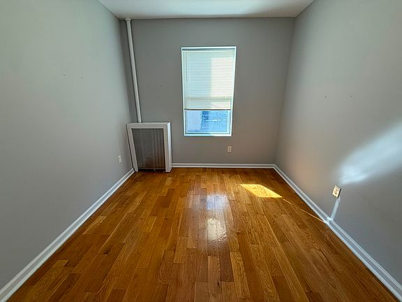 5th image of 148 Manhattan Ave #3E