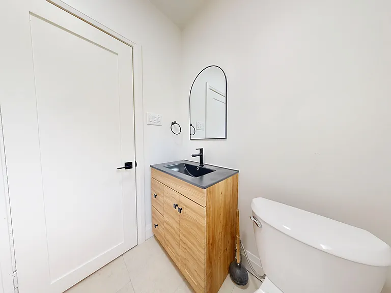 1214 Avenue Rd — Photo 46
