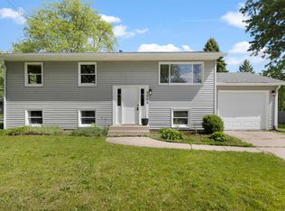 5008 Valentine Pl, Rockford, IL 61108