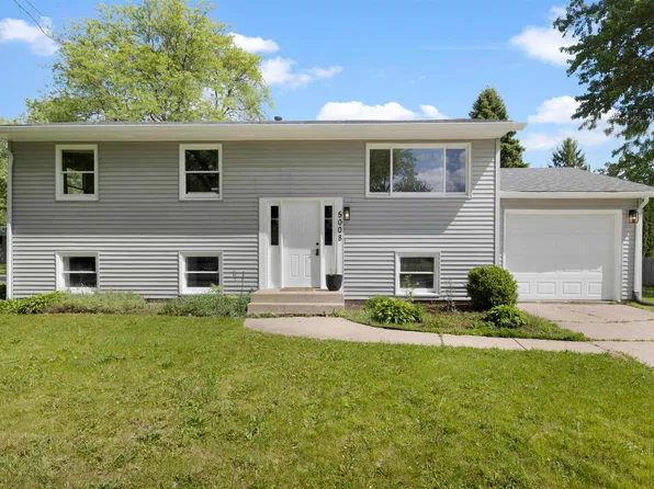 5008 Valentine Pl, Rockford, IL 61108
