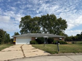 3016 Oriental Ct, Rockford, IL 61109