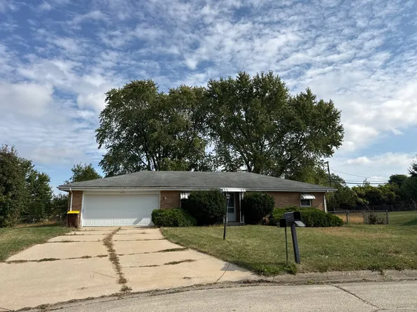 3016 Oriental Ct, Rockford, IL 61109