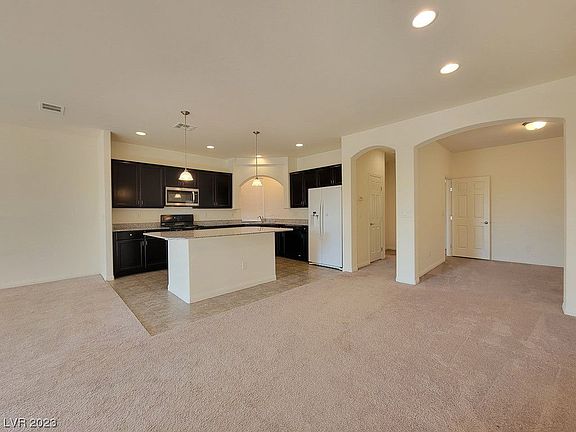 3rd image of 8157 Sorrel St