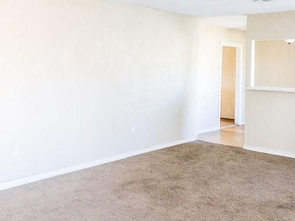 2nd image of 2711 N Lyons Dr