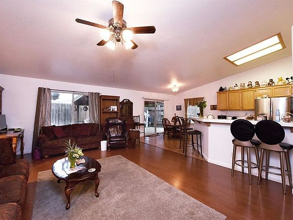 4th image of 2042 Gold River Dr