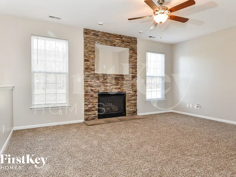 5293 Crosswinds Rd — Photo 4